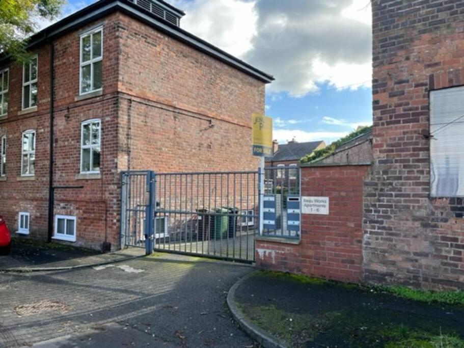 Gorgeous 2 Bed Loft Style Apartment Manchester Exterior photo