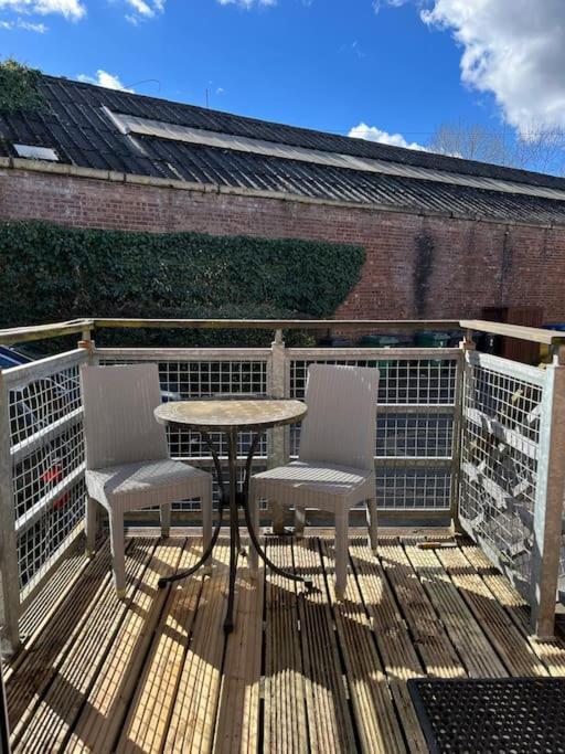 Gorgeous 2 Bed Loft Style Apartment Manchester Exterior photo